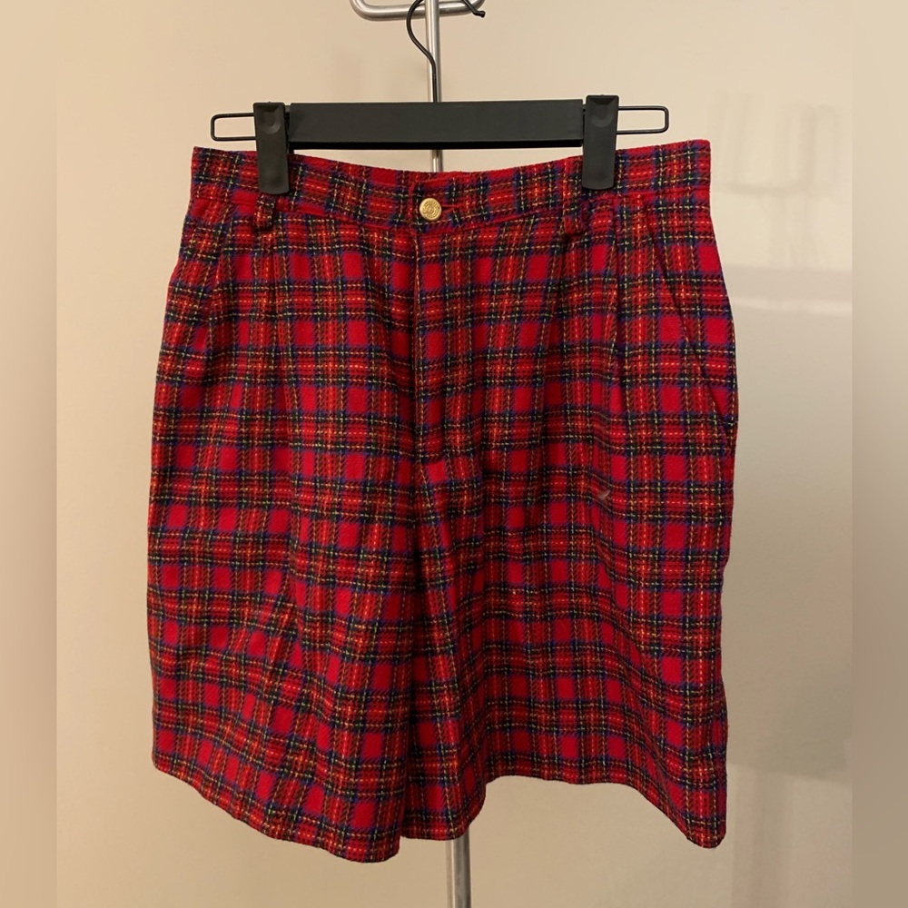 Red checkered wool shorts